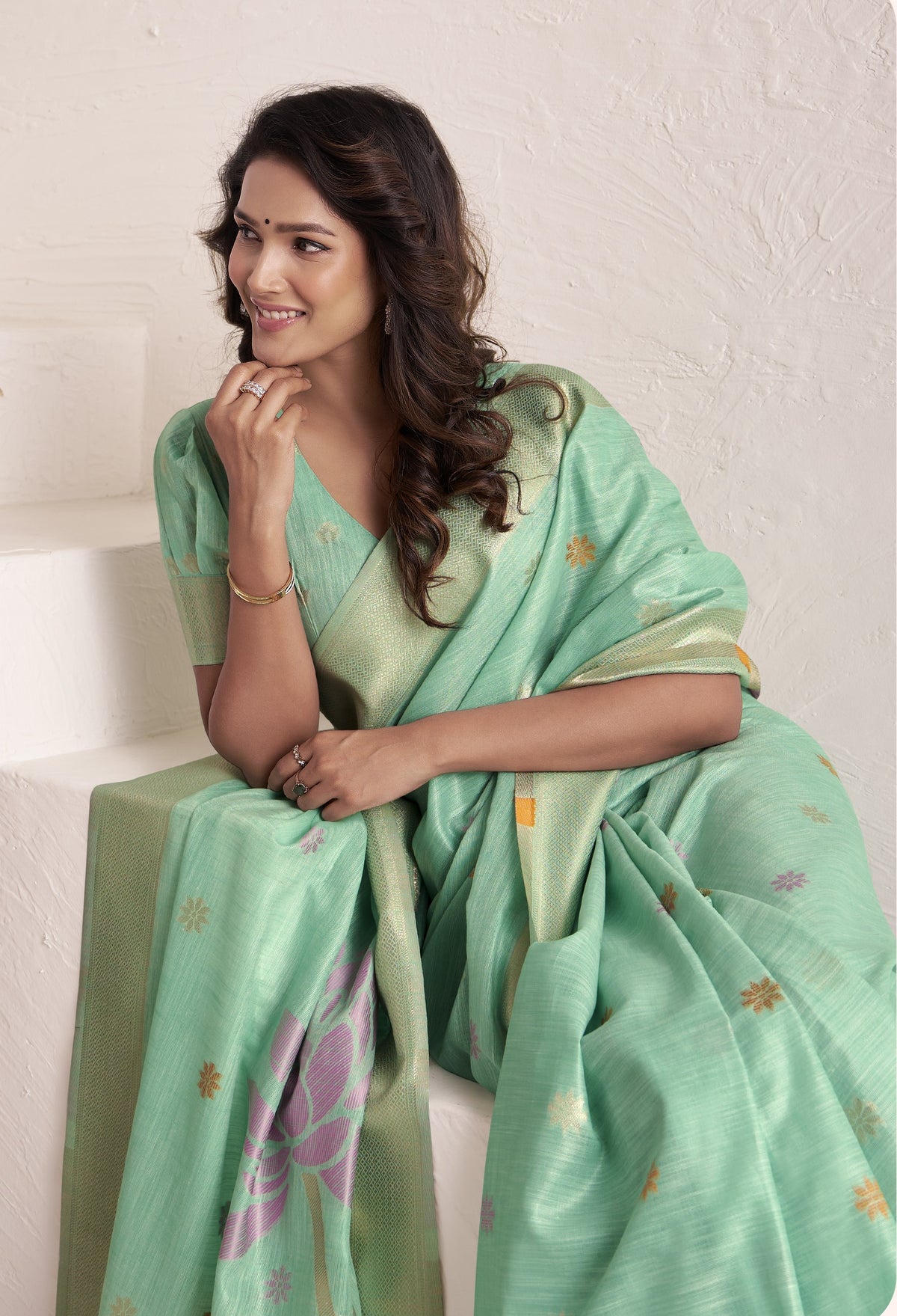 Green Soft Linen Saree with Jacquard Pallu